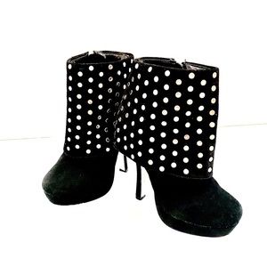 ✔️Halston Booties